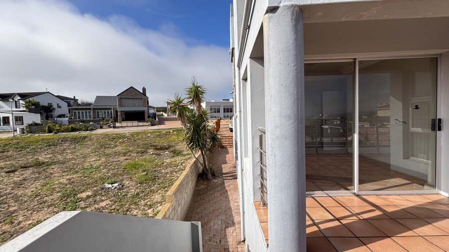 To Let 5 Bedroom Property for Rent in Myburgh Park Western Cape